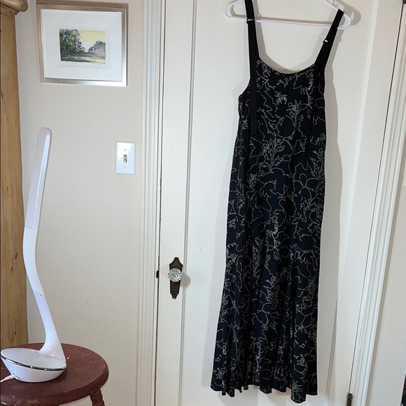 Rag & Bone 100% Silk Black Dress with White Accents Floral‎ Design 8 EUC